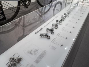 Campagnolo rmilestone ear derailleur installation